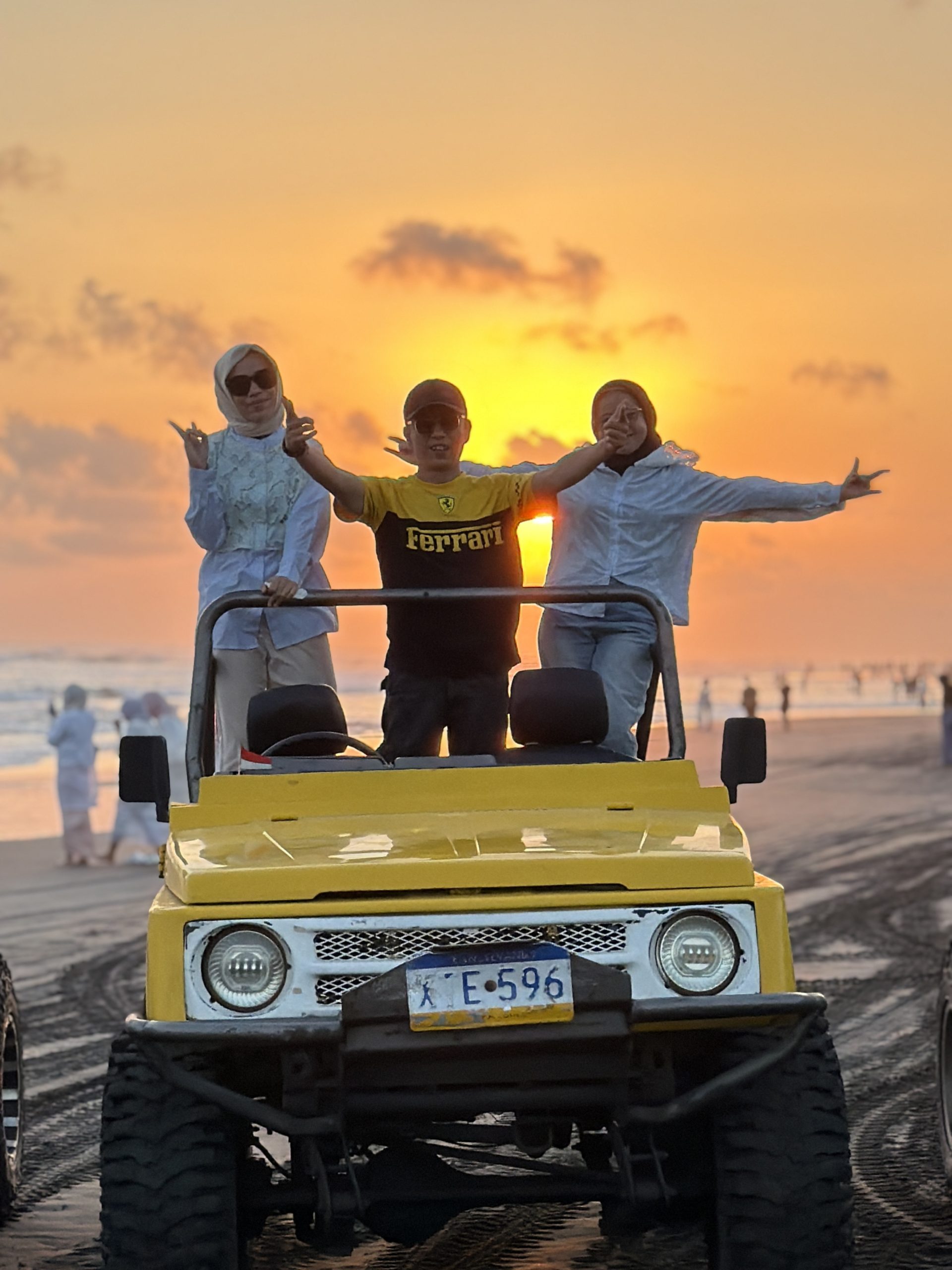 jeep gumuk pasir